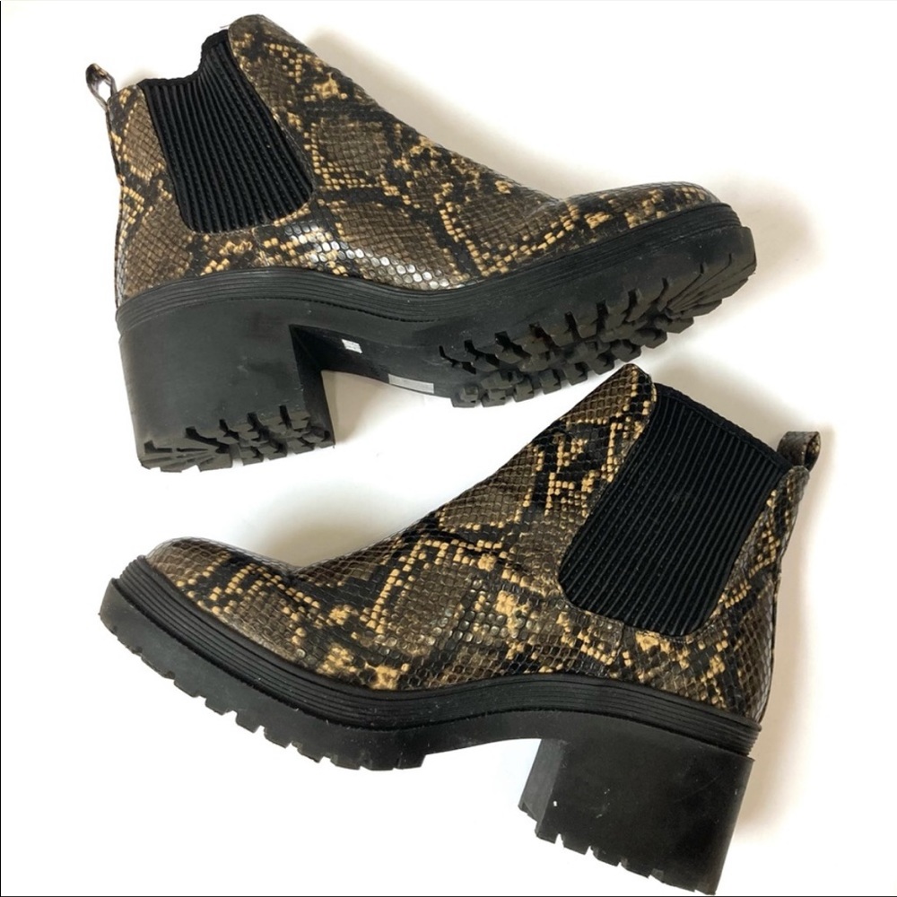TOPSHOP Chelsea Snakeskin Chunky Heel Boot